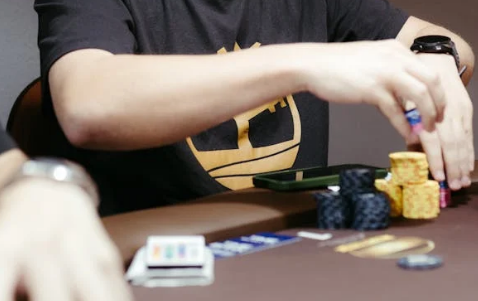 WPT คืออะไร: คู่มือฉบับสมบูรณ์เกี่ยวกับเวิลด์โป๊กเกอร์ทัวร์